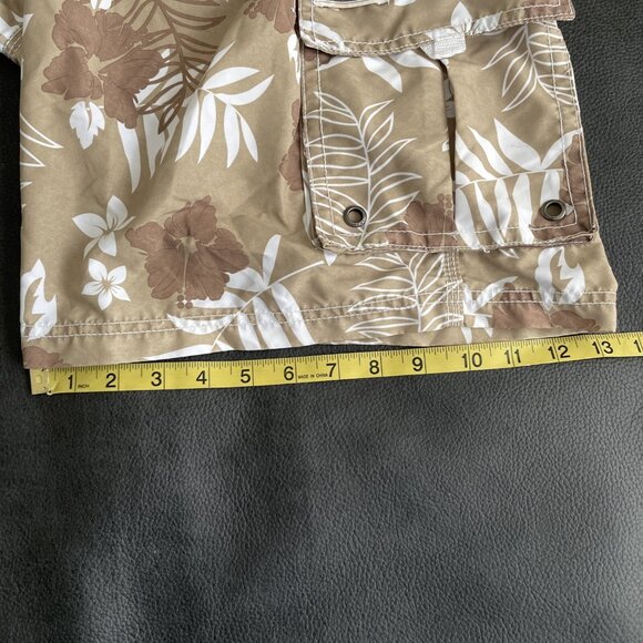 IZOD Men’s XL Hawaiian Print Tan and White 40” X 8.5” Cargo Pocket Swim Trunks - Picture 8 of 10